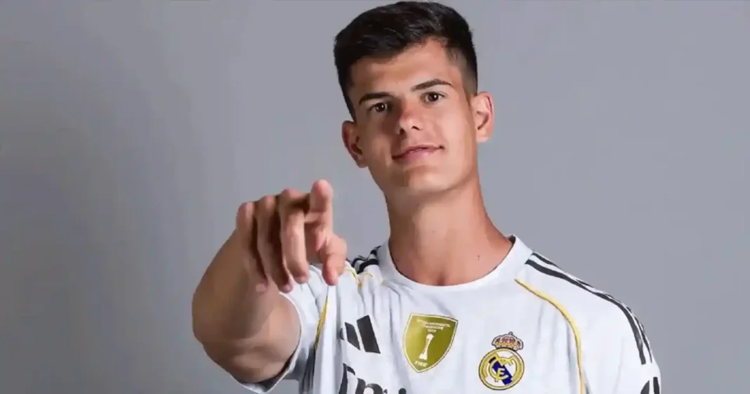 Chima Andrés im Trikot von Stuttgart während der Bundesliga-Saison 2025, auf dem Spielfeld aktiv.