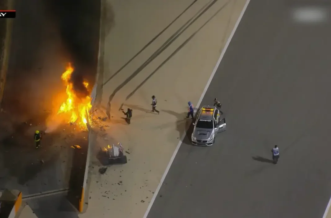 grosjean-bahrain-unfall-2025 Romain Grosjean kehrt nach fünf Jahren zu Formel-1-Rennen zurück, erinnert an seinen dramatischen Bahrain-Unfall.