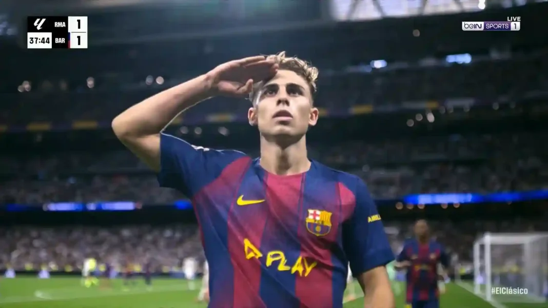 Real Madrid Spieler feiern den 2:1-Sieg über den FC Barcelona im El Clásico 2025 im Santiago Bernabéu