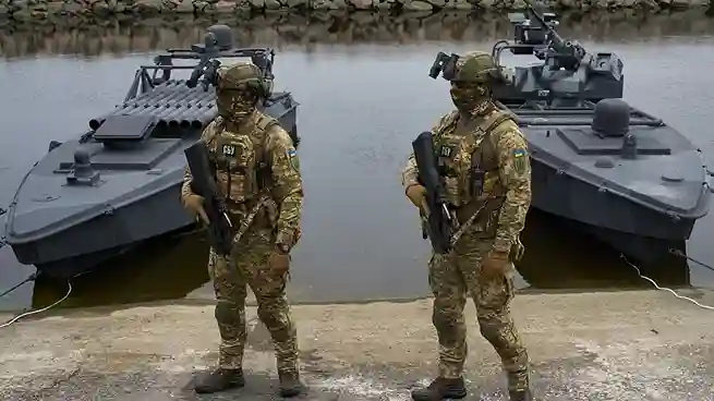 ukraine-sea-pee-drohne-2025 Ukraine präsentiert die weiterentwickelte Sea-Pee-Drohne mit 1.500 km Reichweite und 2 Tonnen Nutzlast im Schwarzen Meer.