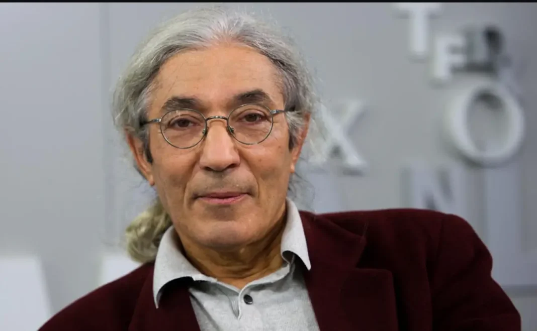 Der Schriftsteller Boualem Sansal während eines Auftritts in Paris nach seiner diplomatisch erwirkten Freilassung.