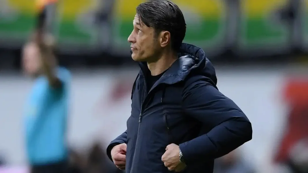 BVB-Spieler enttäuscht nach dem 3:3 gegen Stuttgart im Signal Iduna