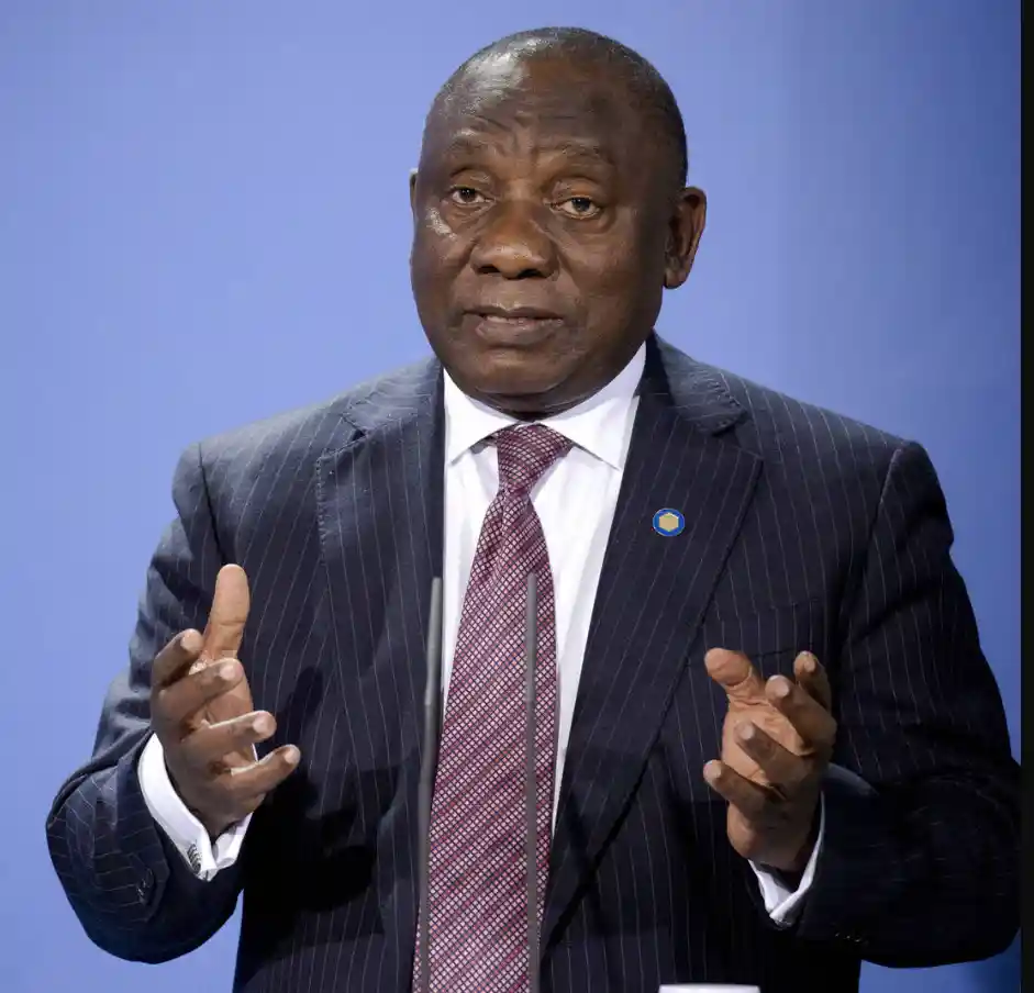 g20-suedafrika-leerer-us-stuhl-ramaphosa Südafrikas Präsident Cyril Ramaphosa spricht über den US-Boykott des G20-Gipfels und die symbolische Übergabe an den „leeren Stuhl“.