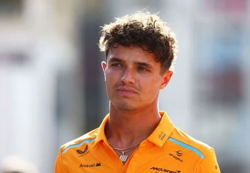 lando-norris-formel1-las-vegas-2025 Lando Norris im McLaren Formel-1-Boliden bei der Formel-1-WM in Las Vegas 2025, unbeeindruckt von Buhrufen der Fans