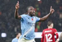 Manchester City dominiert Liverpool 3:0 – Haaland, González & Doku glänzen in der Premier League Manchester City Spieler feiern Sieg gegen Liverpool im Premier-League-Spiel am 9. November 2025