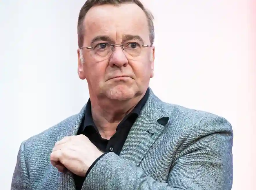 nato-russland-konflikt Boris Pistorius äußert sich zu möglichen Spannungen zwischen NATO und Russland – Sicherheitslage in Europa.