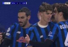Atalanta schlägt Chelsea 2:1 – De Ketelaere trifft spät Atalanta-Spieler feiern De Ketelaeres späten Siegtreffer gegen Chelsea in der Champions League
