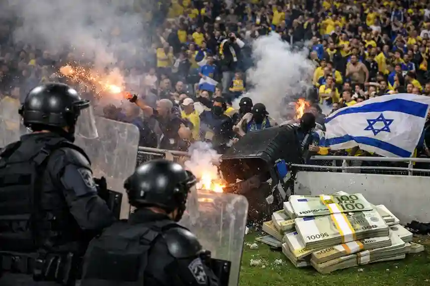 maccabi-tel-aviv-fans-uefa-rassismus Rassistische Gesänge von Maccabi-Tel-Aviv-Fans während eines Europa-League-Spiels in Deutschland