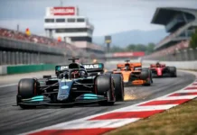 Hamilton dominiert Barcelona-Test: Ferrari & McLaren stark Lewis Hamilton am Steuer des Ferrari SF26 während des Barcelona F1-Tests 2026