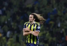 Fenerbahçe schlägt Galatasaray und holt Süper Kupa 2026 Fenerbahçe jubelt nach dem 2:0-Sieg gegen Galatasaray im Süper-Kupa-Finale 2026