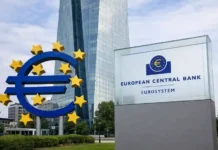 Christine Lagarde klärt Rücktrittsgerüchte: EZB bleibt stabil Christine Lagarde vor der Europäischen Zentralbank in Frankfurt