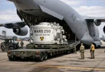 USA transportieren Mini-Atomreaktor per Militärflugzeug Mini-Atomreaktor Ward 250 auf militärischem Transportflugzeug