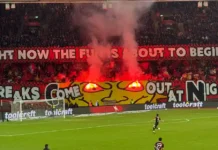 Nürnberg schlägt Karlsruhe 5:1, Düsseldorf-Münster 0:0 Spielszene Nürnberg gegen Karlsruhe mit jubelnden Spielern